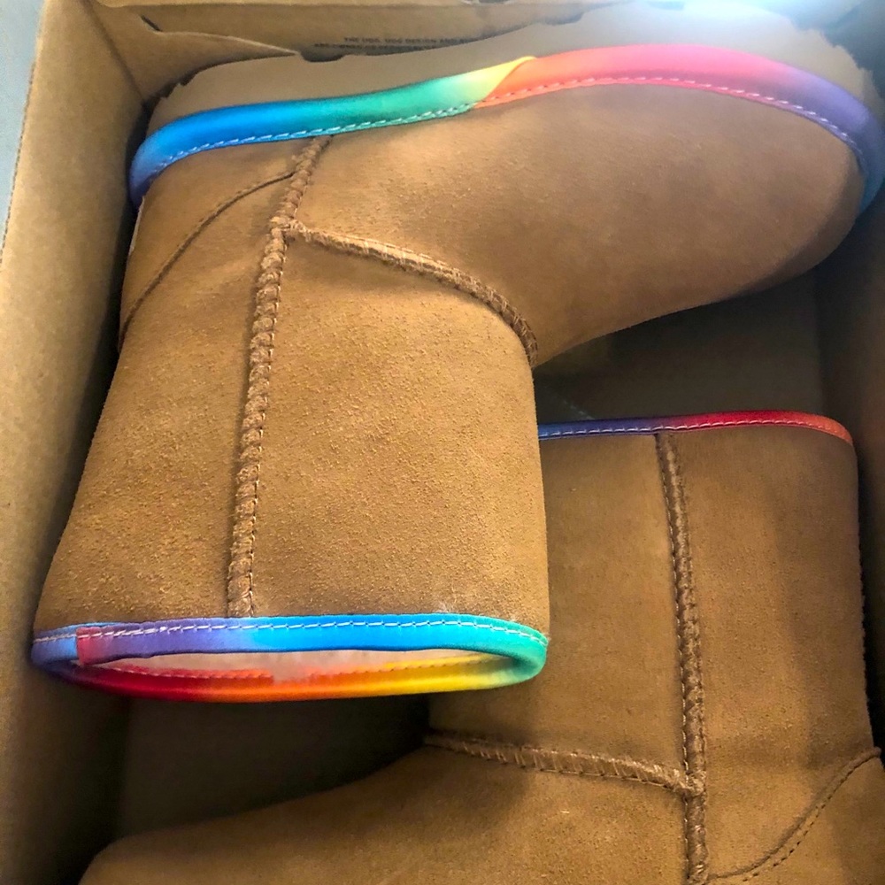 Kids rainbow trim uggs
